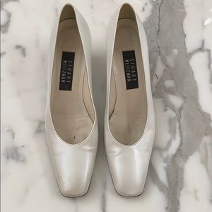 Pearl white low heel pump